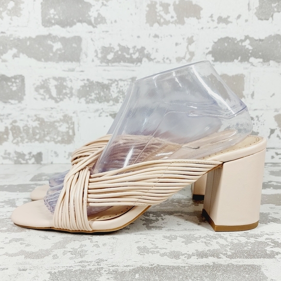 NEW Adrienne Vittadini Annalee Cream Summer Slip On Block Heel Sandals A647 - Picture 1 of 12